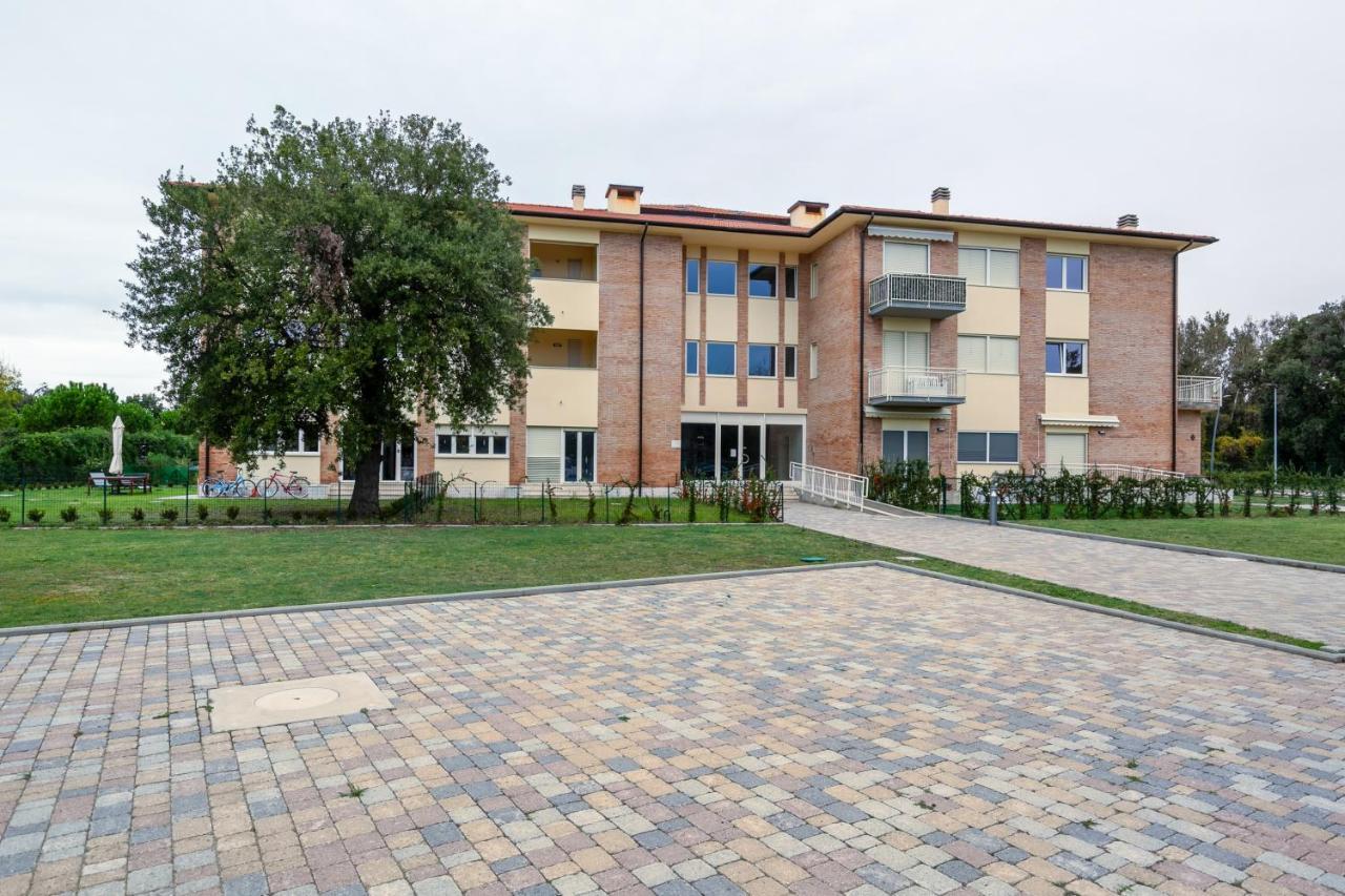 Seaside Flat With Swimming Pool And Private Parking Apartment Calambrone Exterior photo